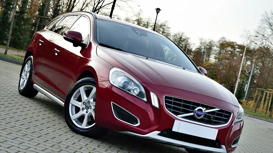 VOLVO V60 -