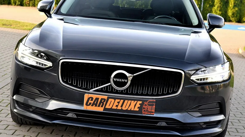VOLVO V90 -