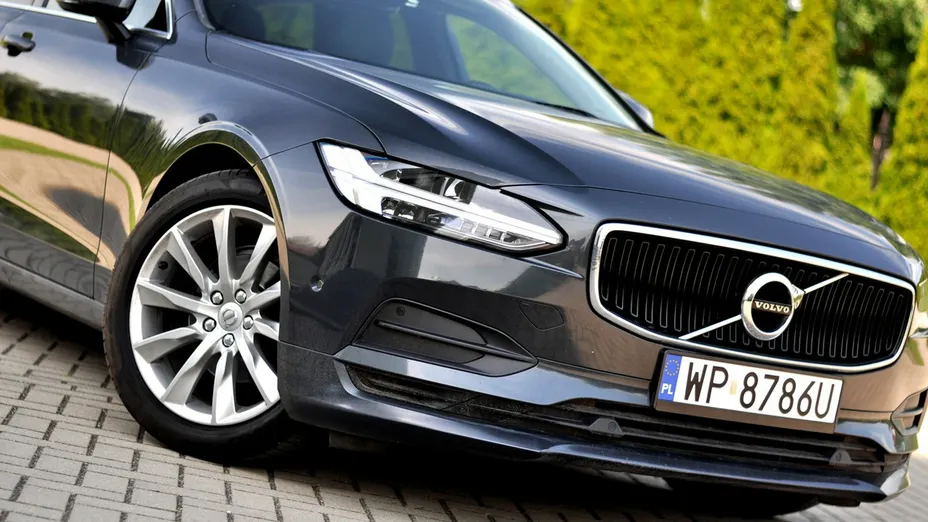 VOLVO V90 -