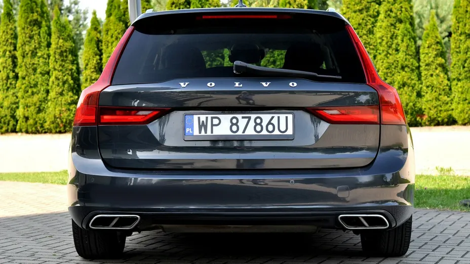 VOLVO V90 -