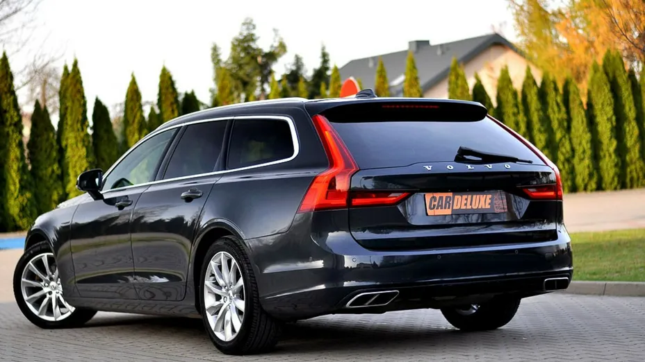 VOLVO V90 -