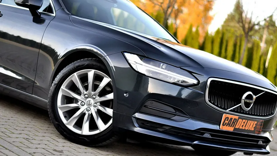 VOLVO V90 -