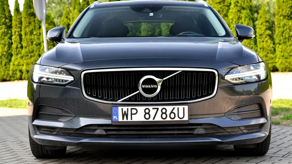 VOLVO V90 -