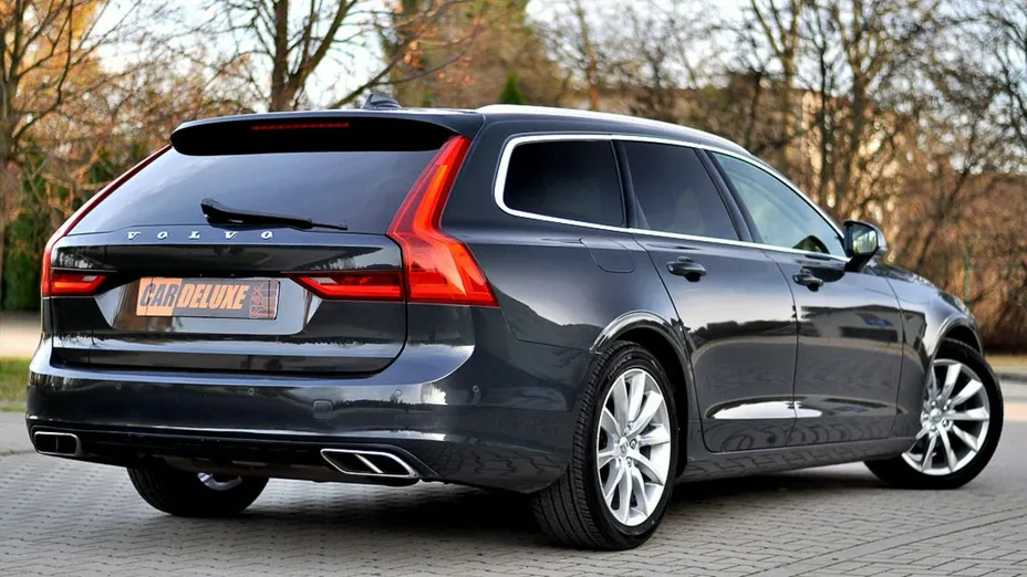 VOLVO V90 -