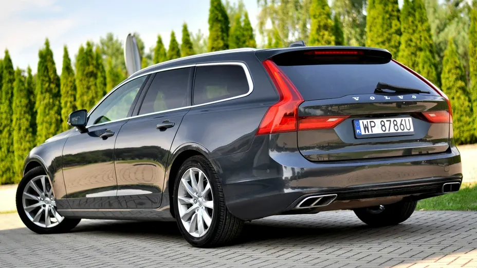 VOLVO V90 -