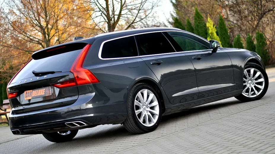 VOLVO V90 -