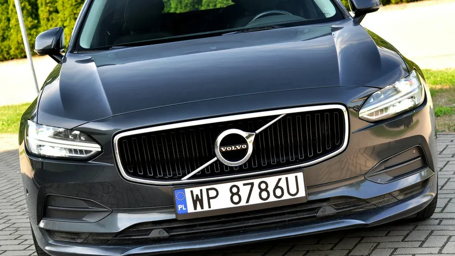 VOLVO V90 -