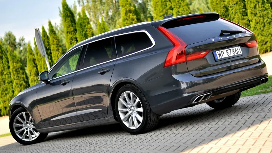 VOLVO V90 -