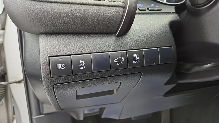 TOYOTA Camry -