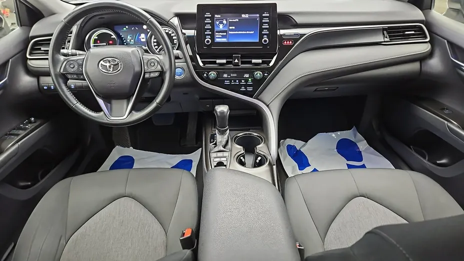 TOYOTA Camry -