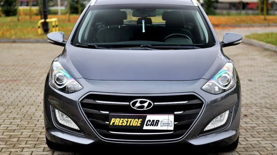 HYUNDAI i30 -