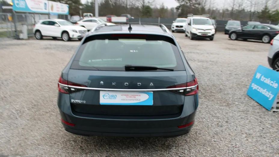 SKODA Superb -