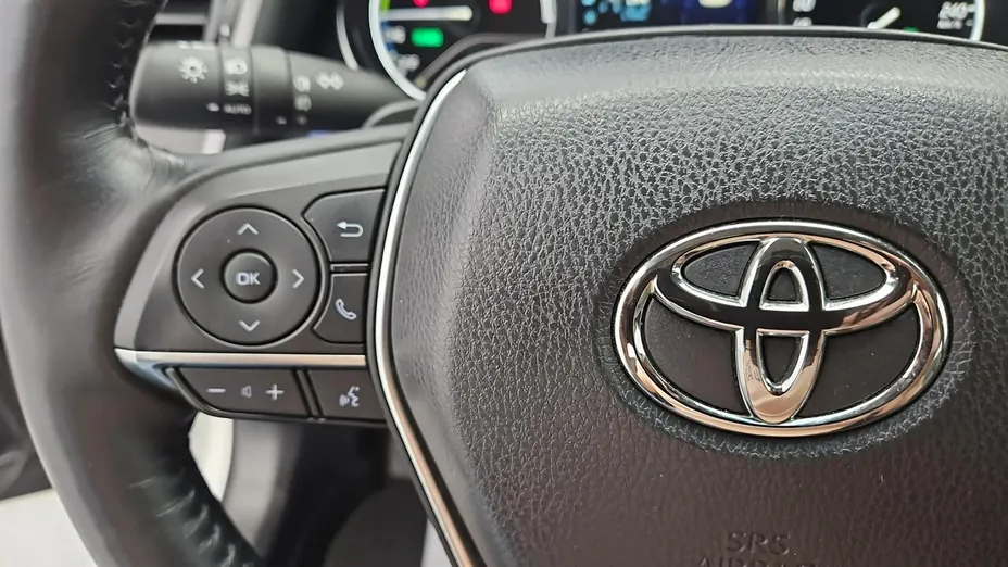 TOYOTA Camry -