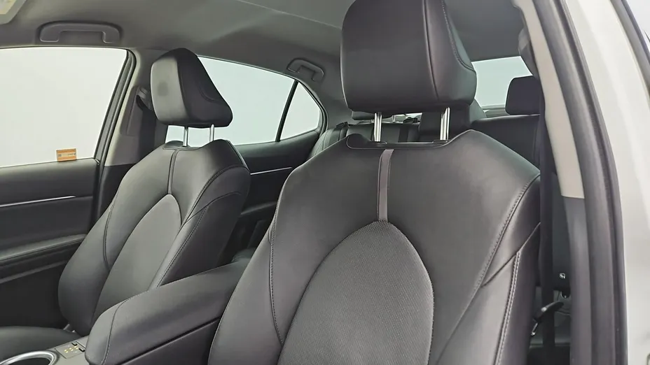 TOYOTA Camry -