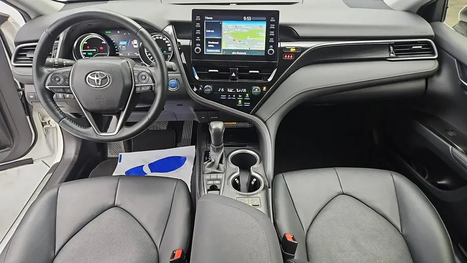 TOYOTA Camry -