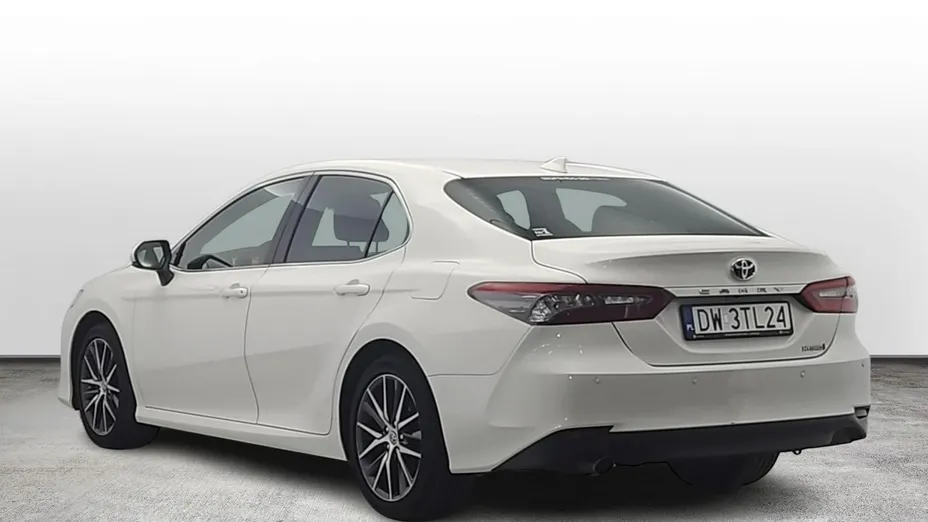 TOYOTA Camry -