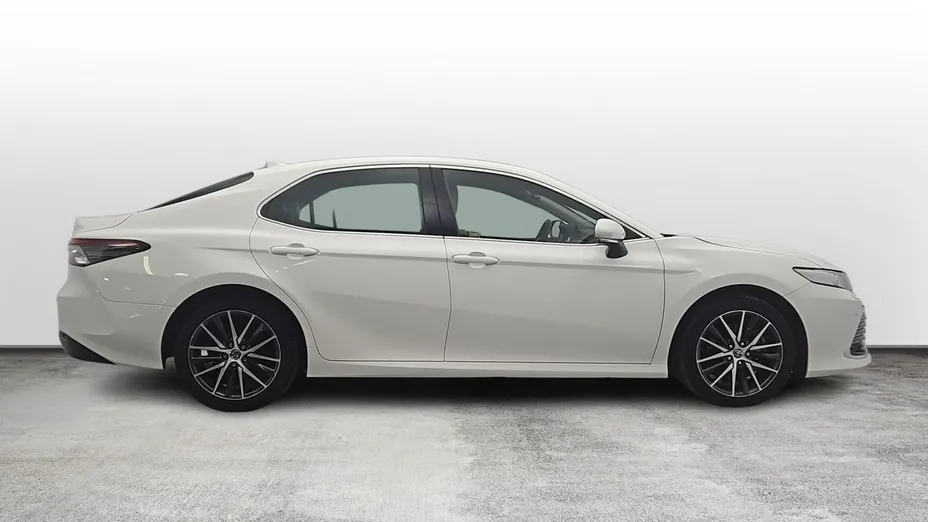 TOYOTA Camry -