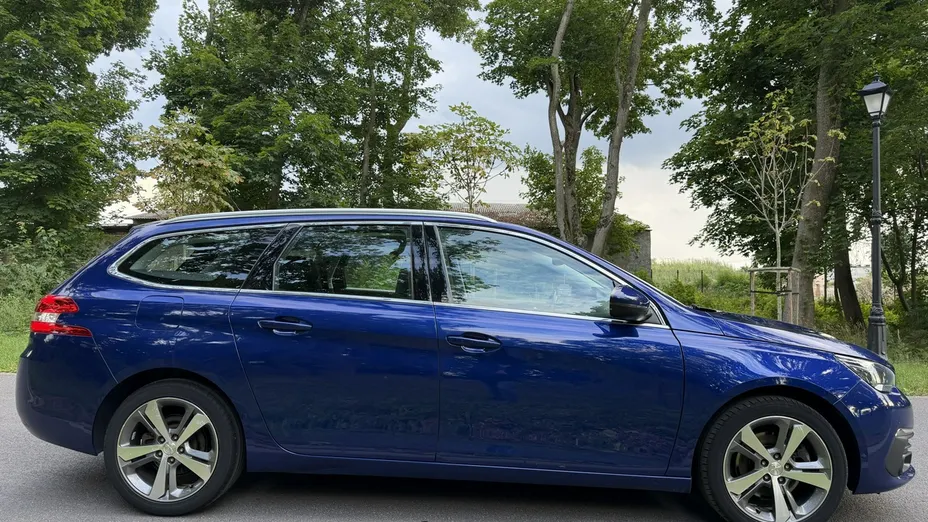 PEUGEOT 308 -