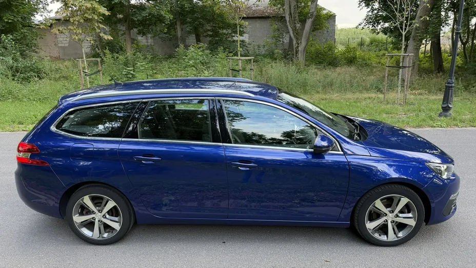 PEUGEOT 308 -