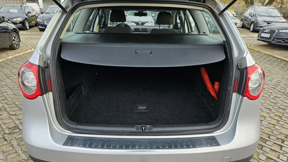 VOLKSWAGEN Passat -