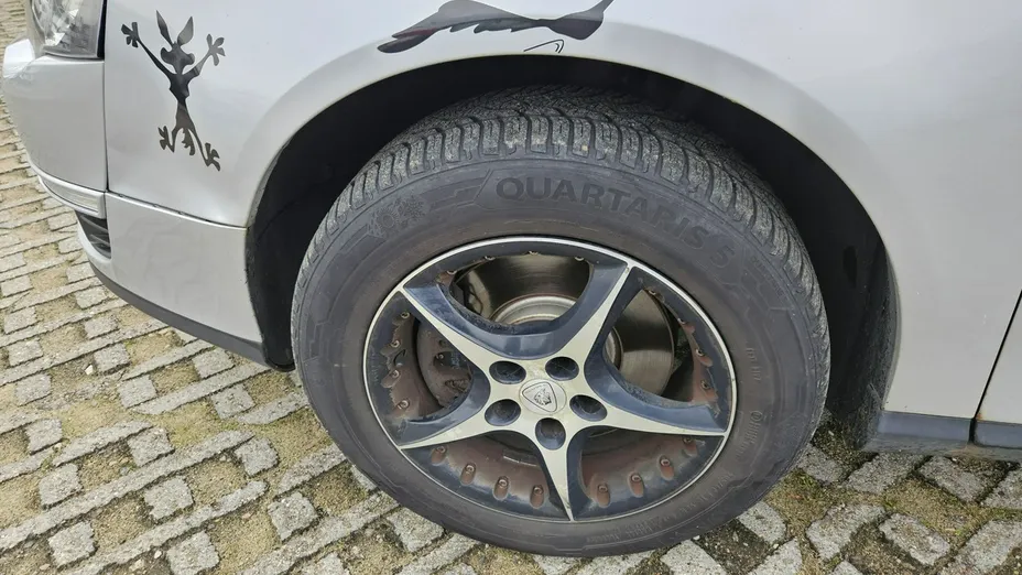 VOLKSWAGEN Passat -