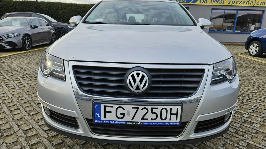 VOLKSWAGEN Passat -