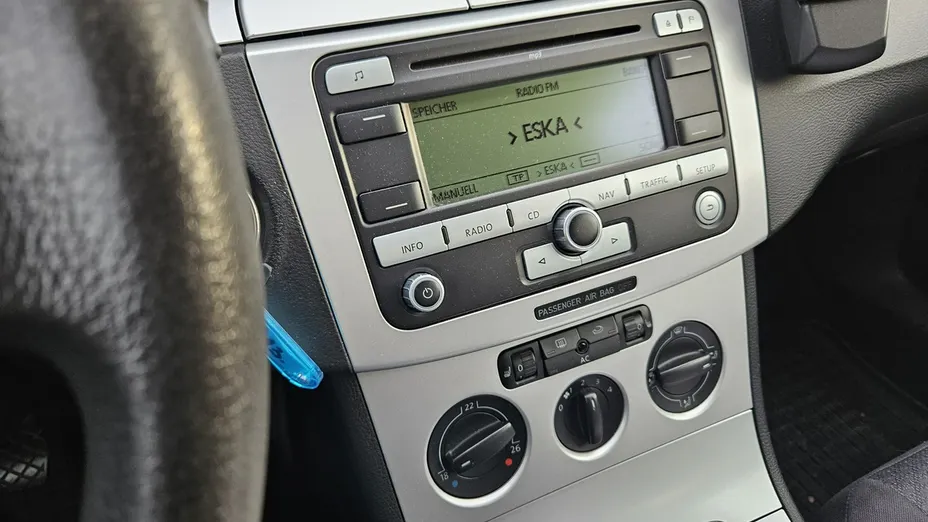 VOLKSWAGEN Passat -