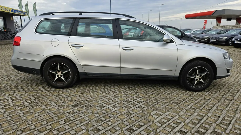 VOLKSWAGEN Passat -