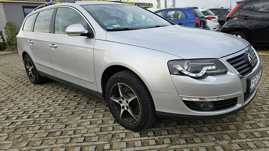 VOLKSWAGEN Passat -