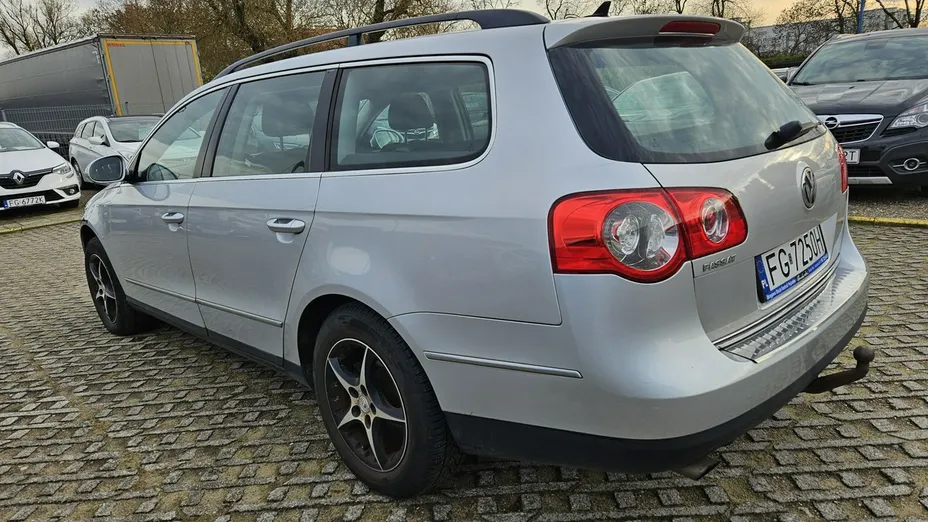 VOLKSWAGEN Passat -