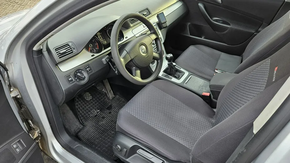 VOLKSWAGEN Passat -