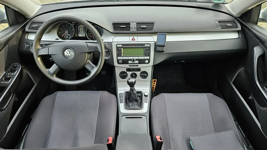 VOLKSWAGEN Passat -