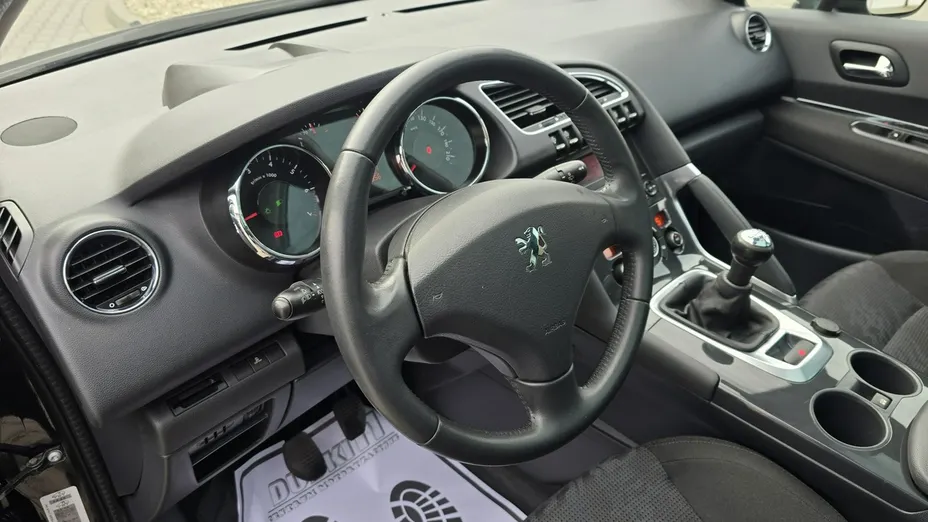 PEUGEOT 3008 -