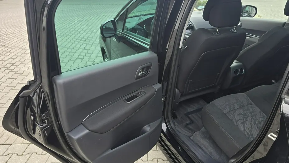 PEUGEOT 3008 -