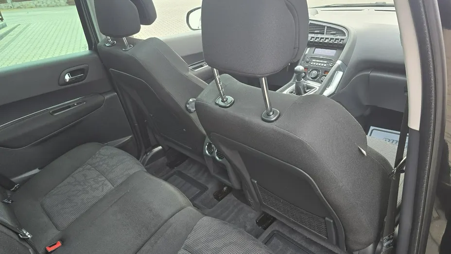 PEUGEOT 3008 -