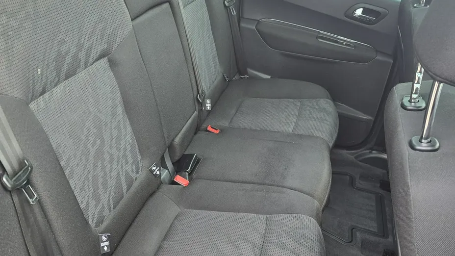 PEUGEOT 3008 -