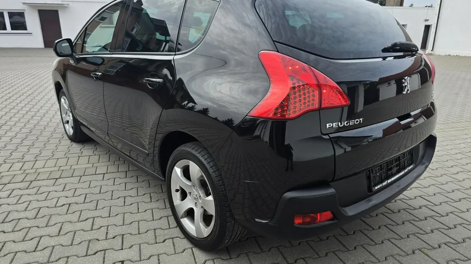 PEUGEOT 3008 -