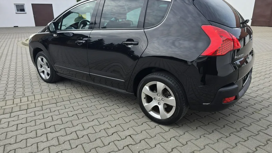 PEUGEOT 3008 -