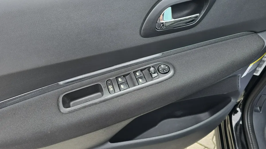 PEUGEOT 3008 -