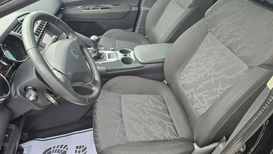 PEUGEOT 3008 -