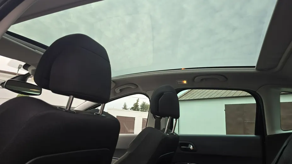 PEUGEOT 3008 -