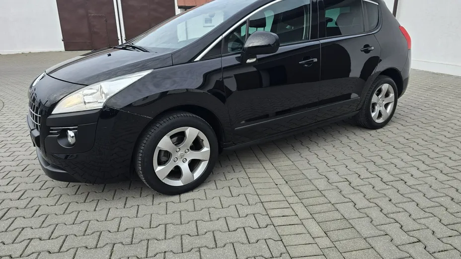 PEUGEOT 3008 -