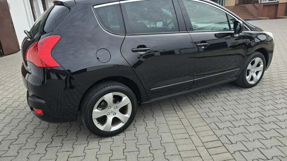 PEUGEOT 3008 -