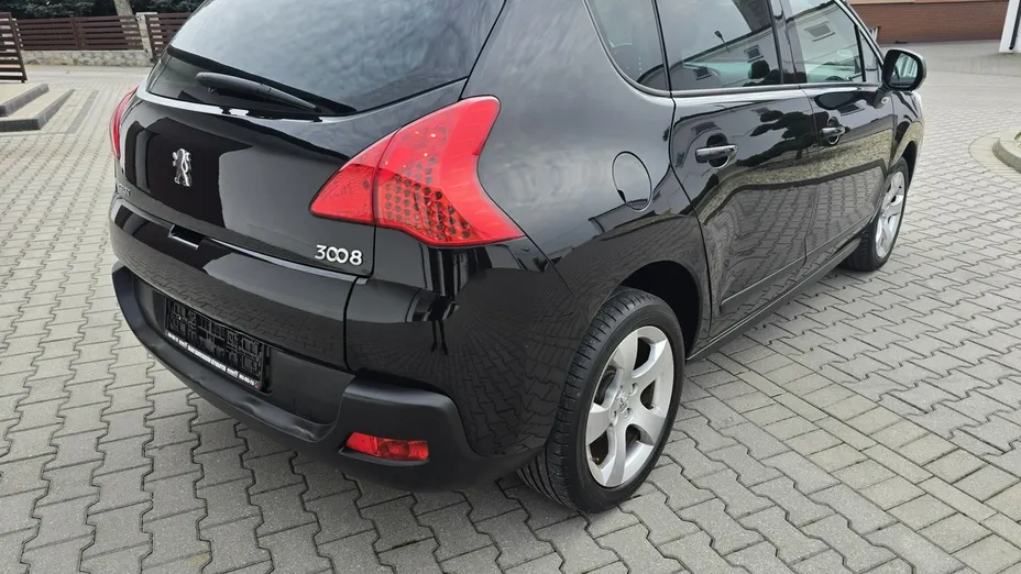 PEUGEOT 3008 -