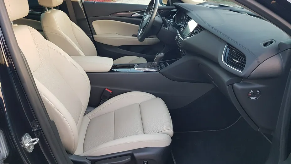 OPEL Insignia -