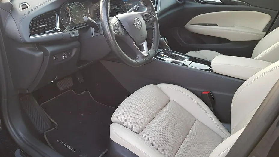OPEL Insignia -