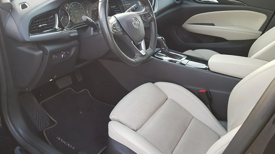 OPEL Insignia -