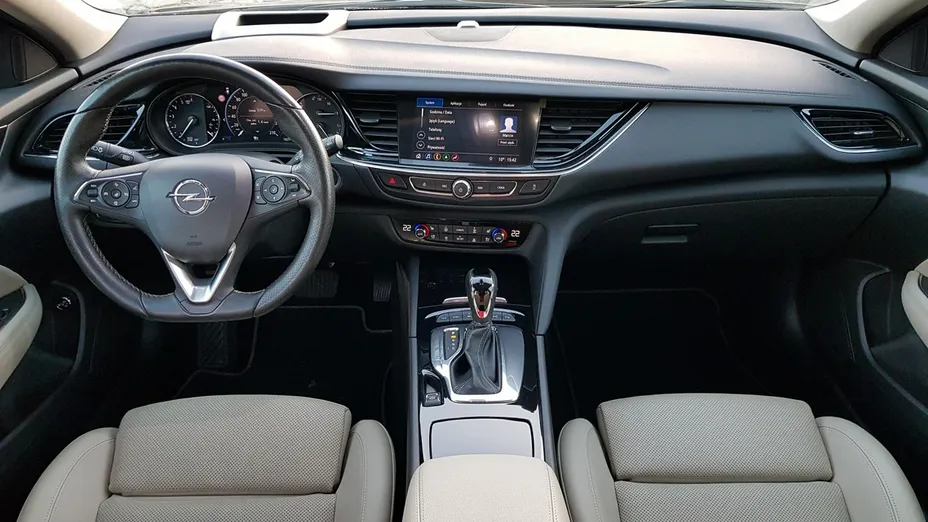 OPEL Insignia -