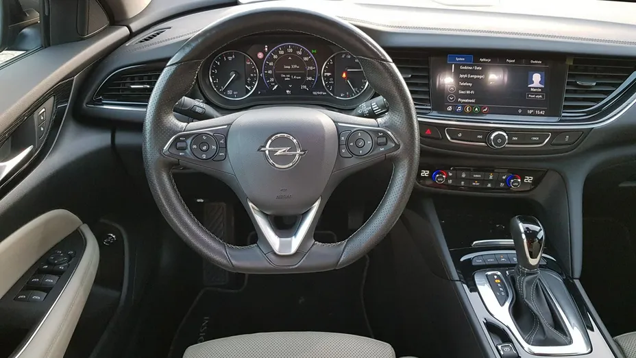 OPEL Insignia -
