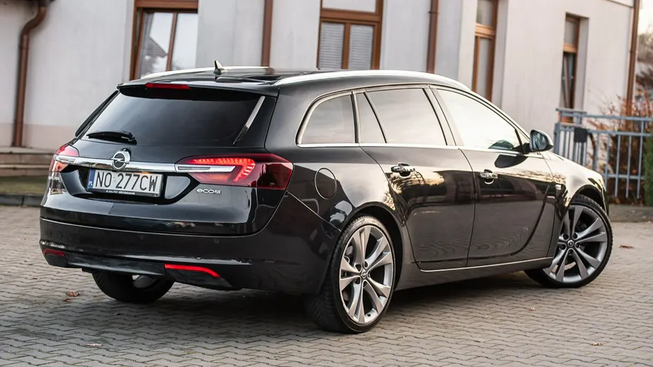 OPEL Insignia -